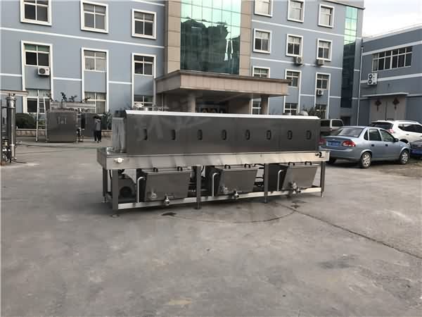 鏈條式塑料箱清洗機(jī)價(jià)格 價(jià)格預(yù)約試機(jī) 隧道式清洗機(jī) 鏈條式塑料箱清洗機(jī)價(jià)格 價(jià)格預(yù)約試機(jī) 隧道式清洗機(jī)